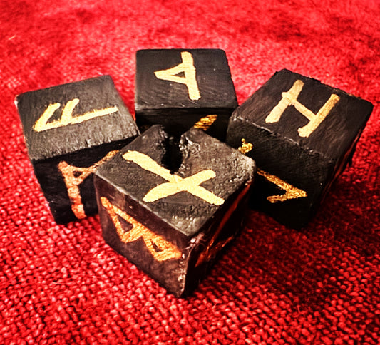 Oracular Dice - Black & Gold